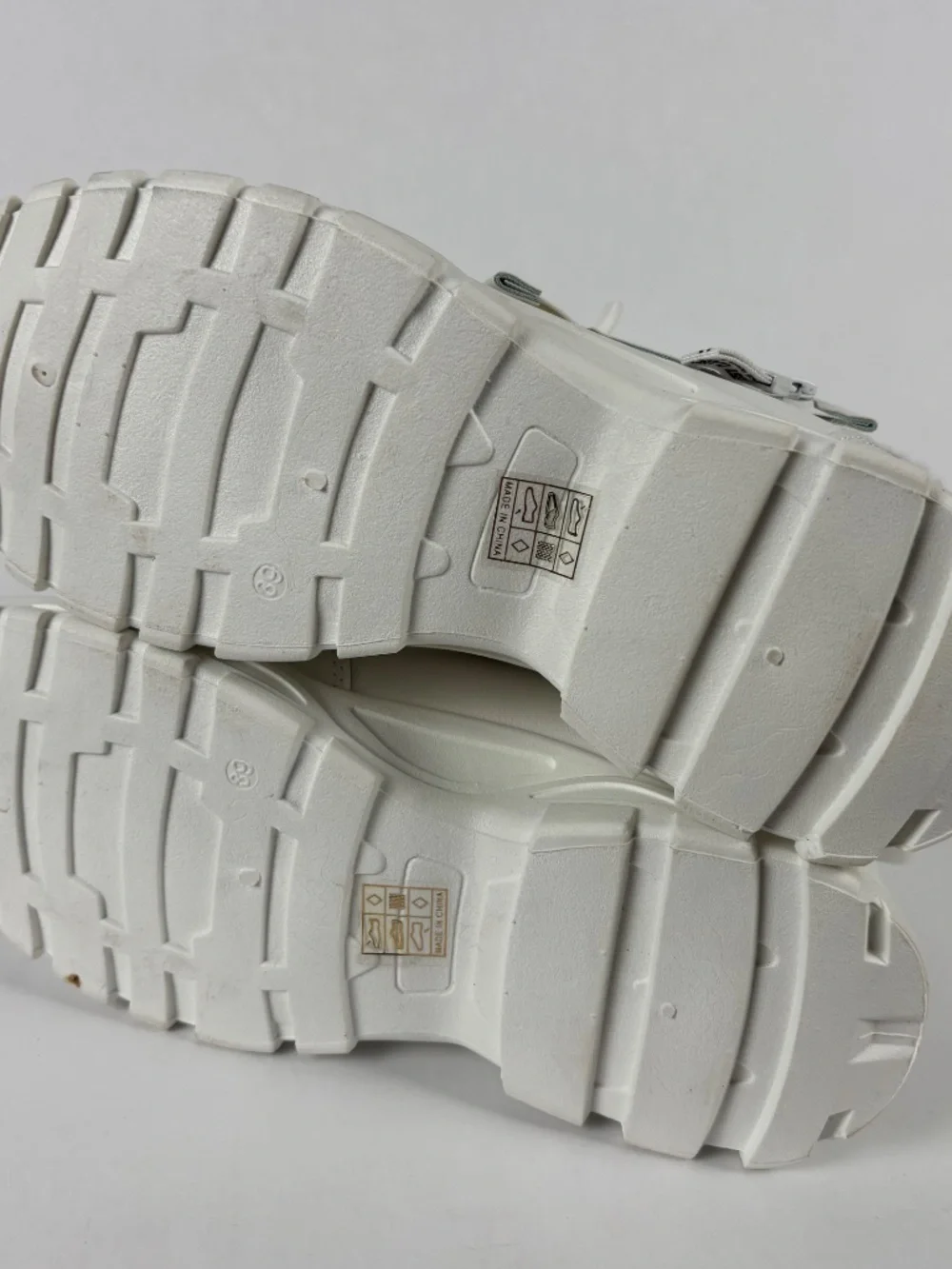 Evolutions, White Ankle Sneaker/Boot, Fashion Evolutions Best Classic, 8.5-EU39